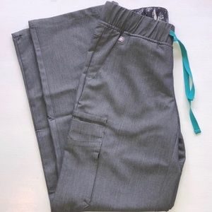 Nwt FIGS grey wide leg scrub pants size small